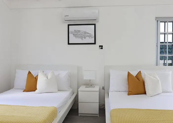 Eshae Living - Spacious 2br With Breakfast & Pool Holiday home