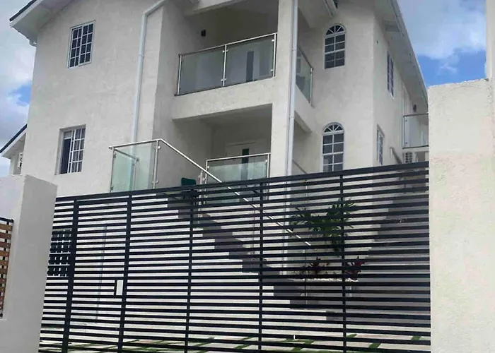 Eshae Living - Spacious 2br With Breakfast & Pool * Ocho Rios