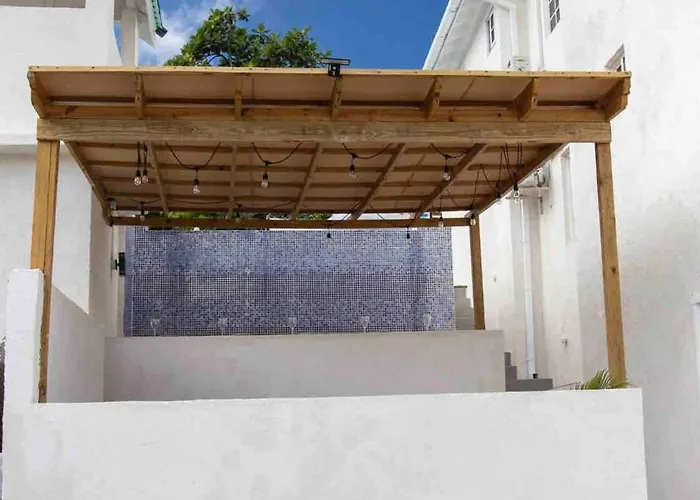Holiday home Eshae Living - Spacious 2br With Breakfast & Pool *