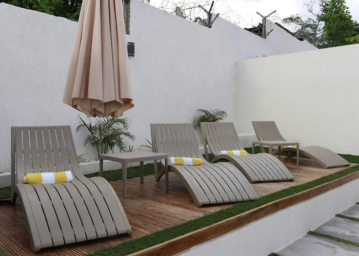 Eshae Living - Spacious 2br With Breakfast & Pool Holiday home