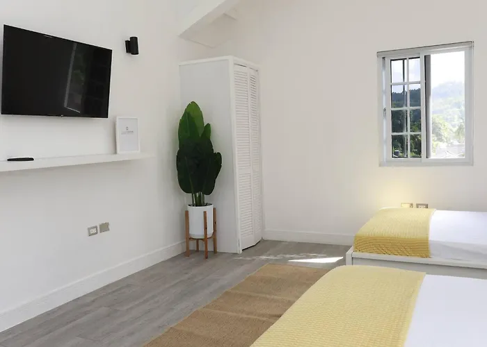 Eshae Living - Spacious 2br With Breakfast & Pool Holiday home *